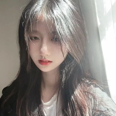 她今天有点奇怪